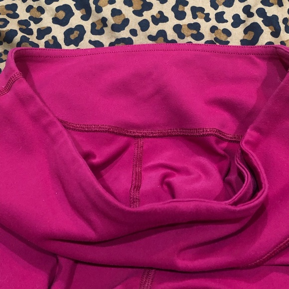 Lululemon Wunder Under Crop Bumble Berry Size * 4 * - Picture 9 of 12